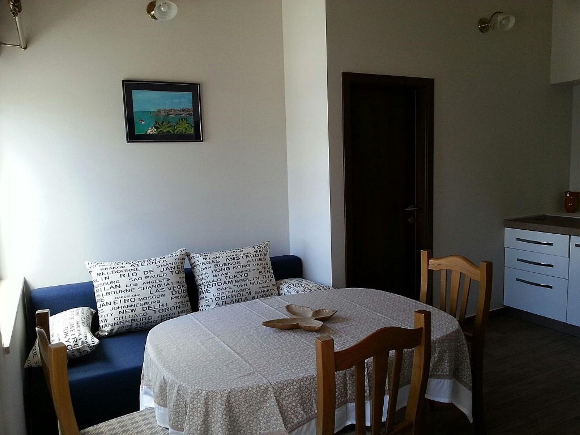 Apartments Villa Mirjana มลินี ภายนอก รูปภาพ