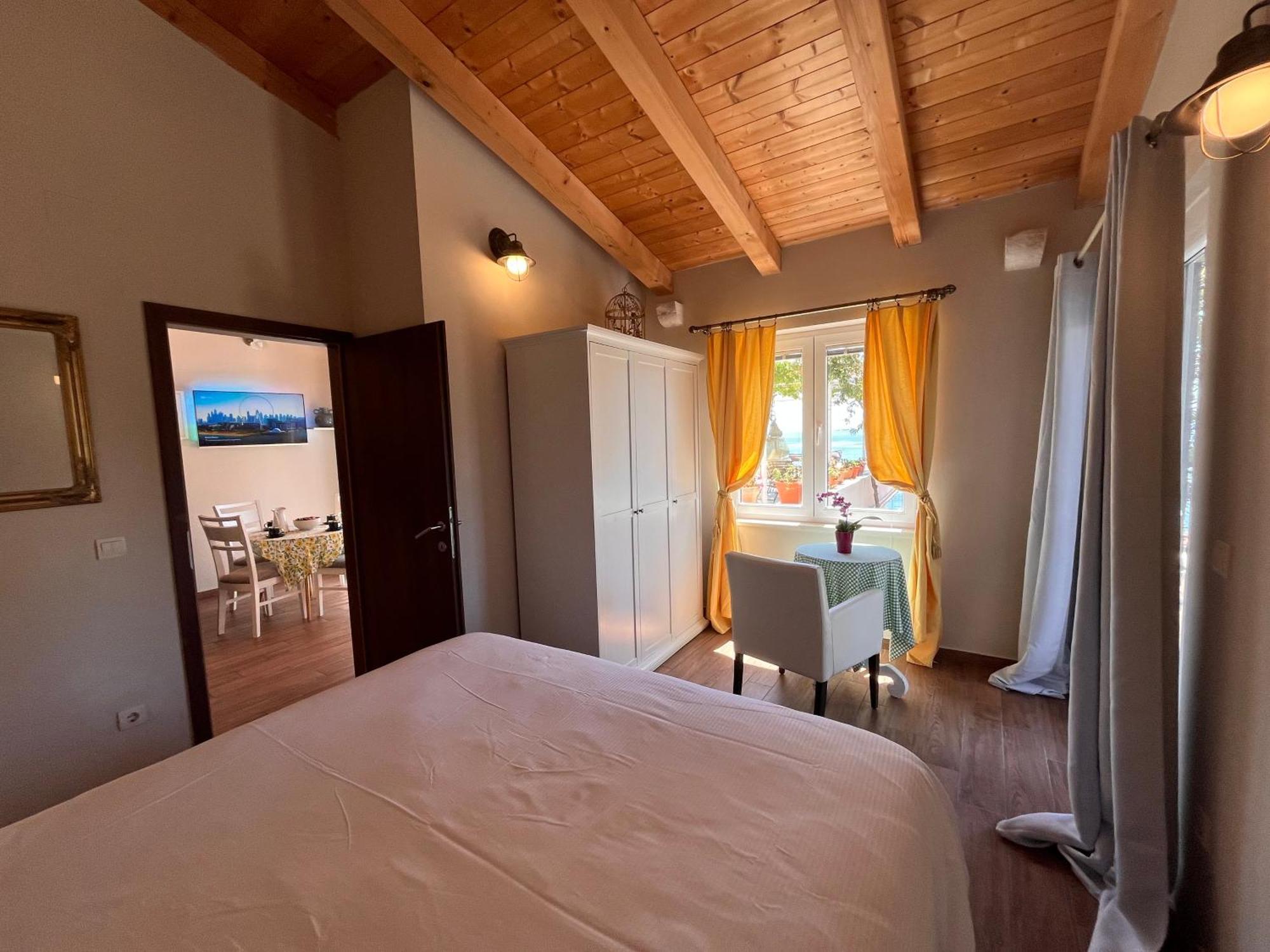 Apartments Villa Mirjana มลินี ภายนอก รูปภาพ